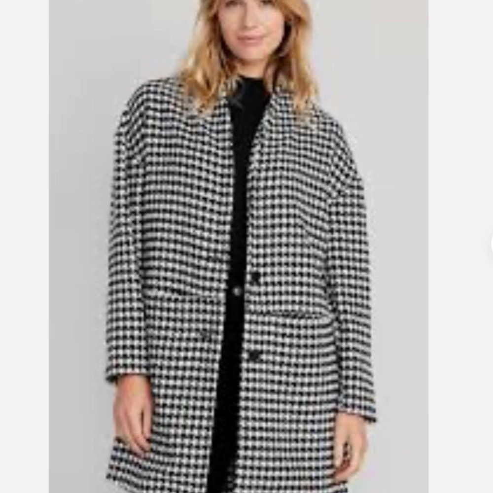 Old Navy black and white houndstooth coat Size S